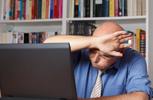 Kallsvettning (diaforesis): orsak, symtom & behandling